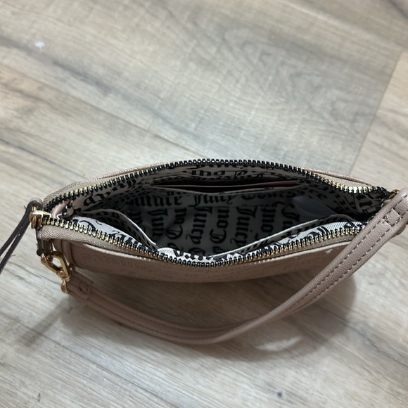 Juicy Couture Flawless Mini tan Wristlet Purse new without tags - Picture 8 of 12